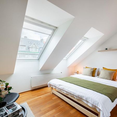 Apartment With Balcony And Parking Near The Prague Museum Praga Exterior foto
