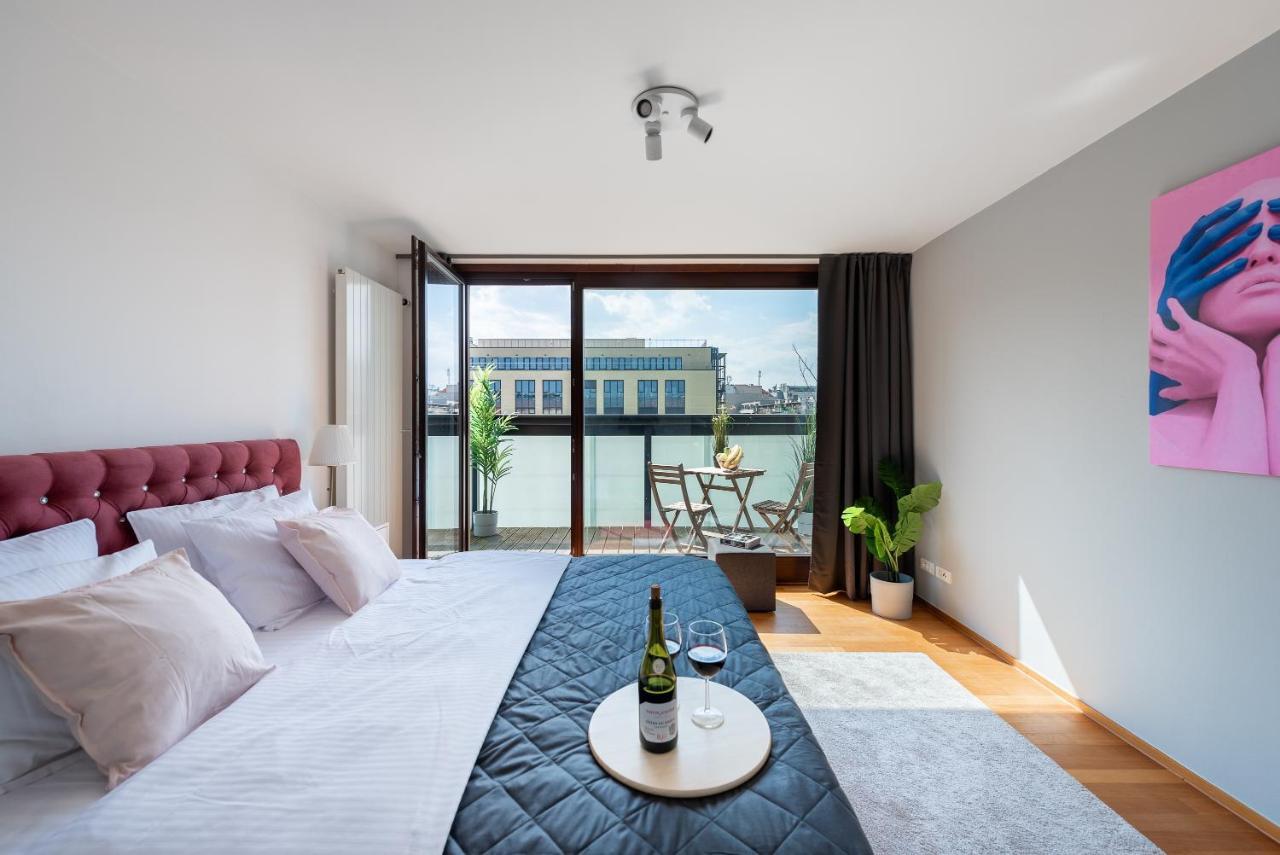 Apartment With Balcony And Parking Near The Prague Museum Praga Exterior foto