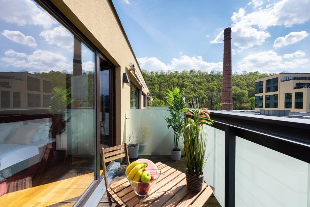 Apartment With Balcony And Parking Near The Prague Museum Praga Exterior foto