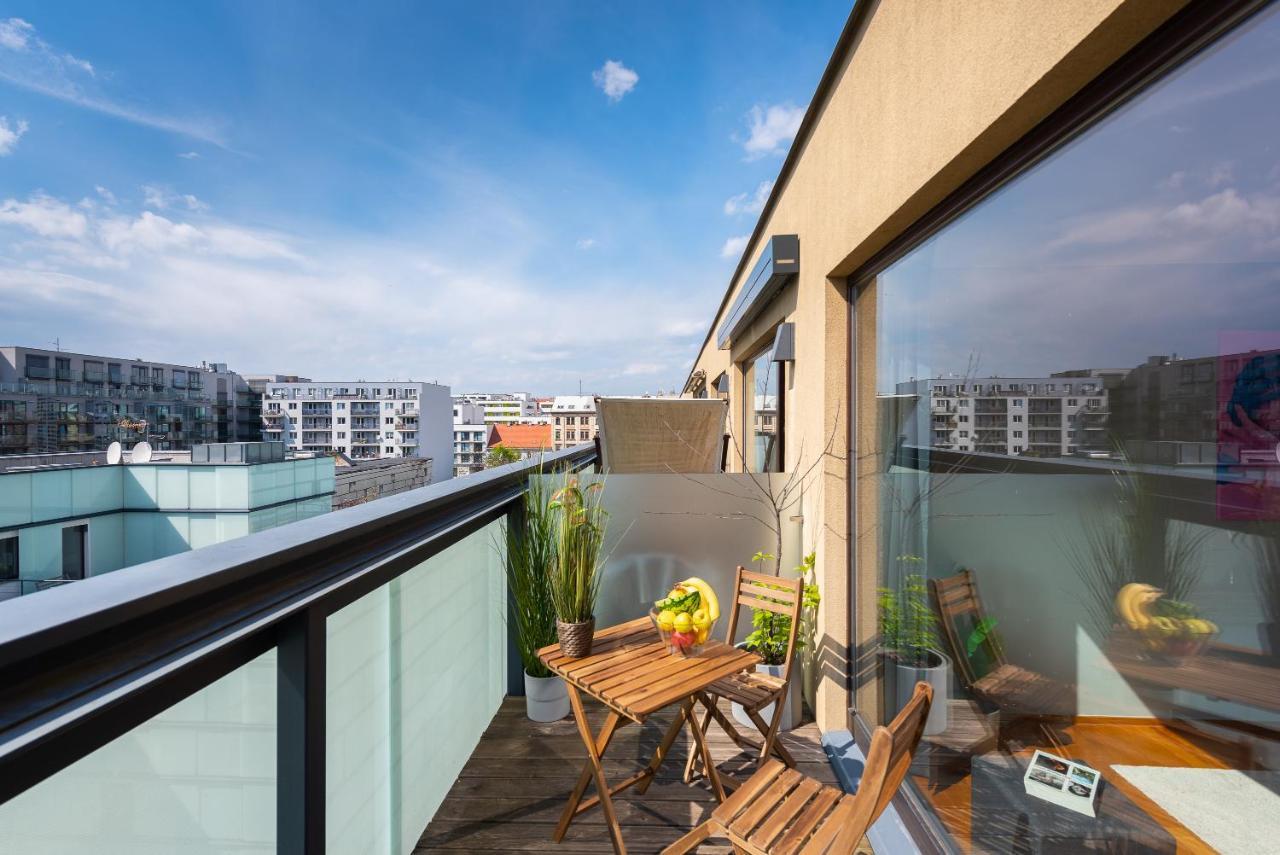 Apartment With Balcony And Parking Near The Prague Museum Praga Exterior foto