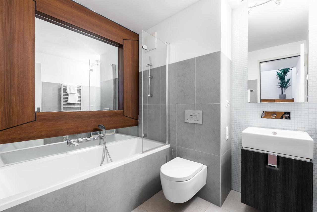 Apartment With Balcony And Parking Near The Prague Museum Praga Exterior foto